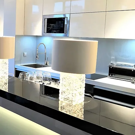Luxury Collection Mondrian Market Square Apartment *