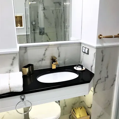 Luxury Collection Mondrian Market Square